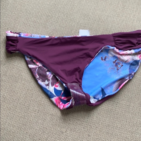 BECCA Orchid Bloom Reversible Bikini Bottoms L - Picture 10 of 12